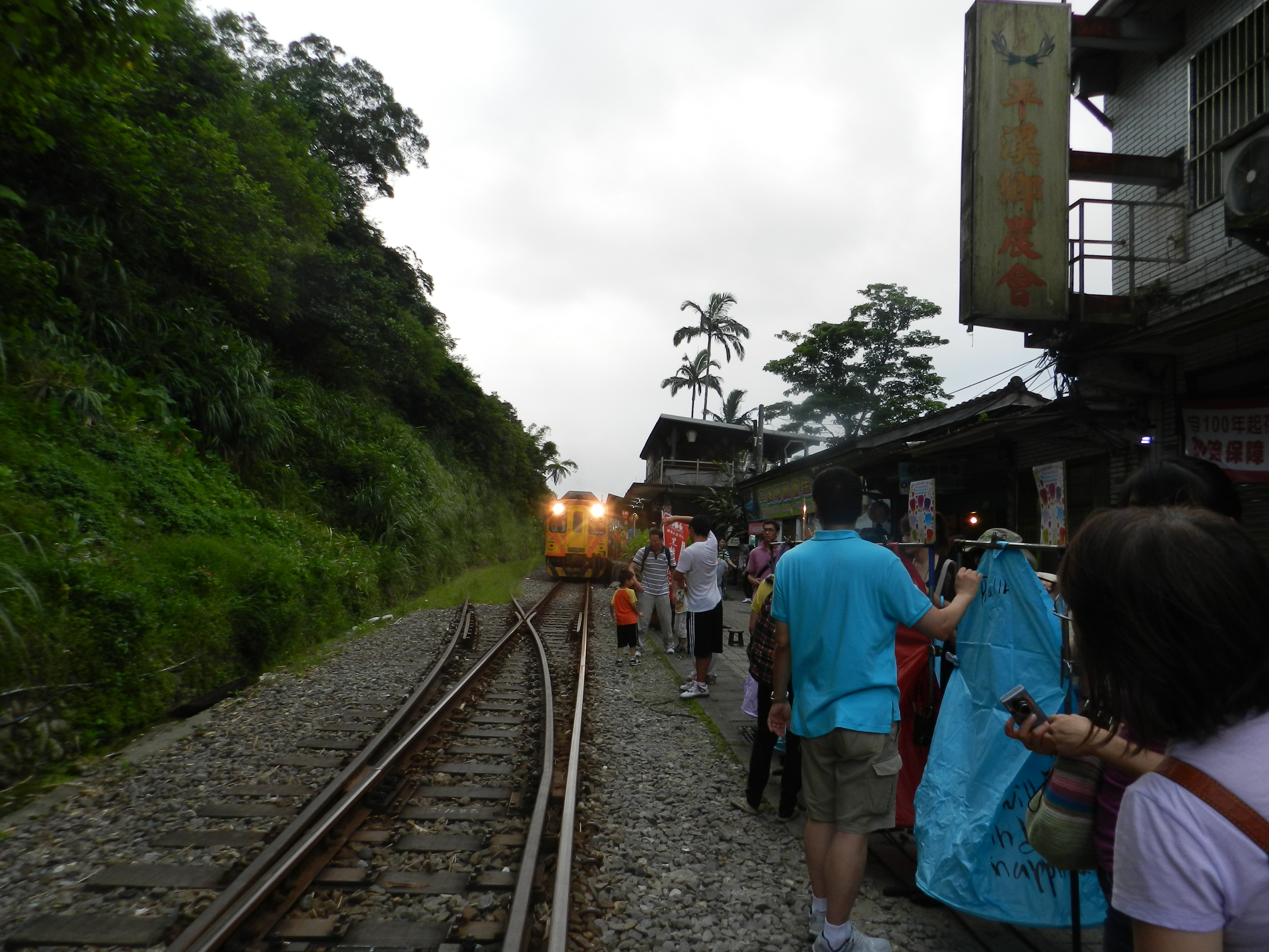 YOCTheTrainIsComing20120705.JPG